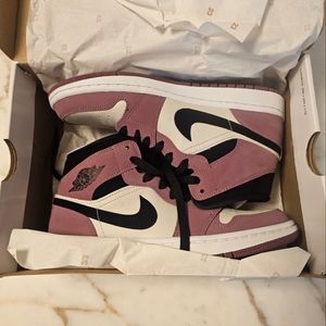 Nike Jordan 1 Mid SE Light Mulberry Shoes